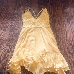 Chelsea and Violet Yellow Sun dress, size women’s small. great condition
